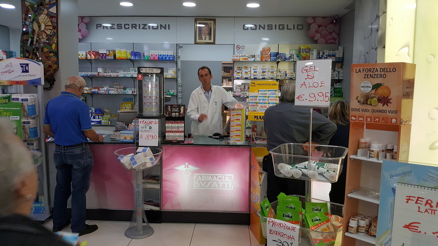 La farmacia Busatti a Torino, in via Monginevro
